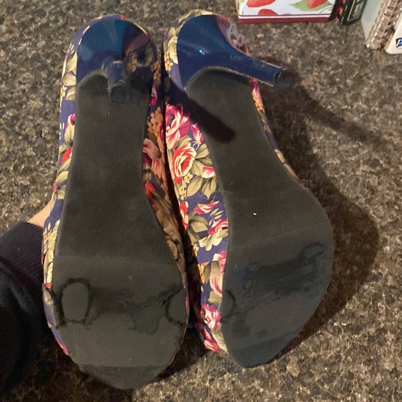 Charming Charlie Heels - Picture 4 of 4